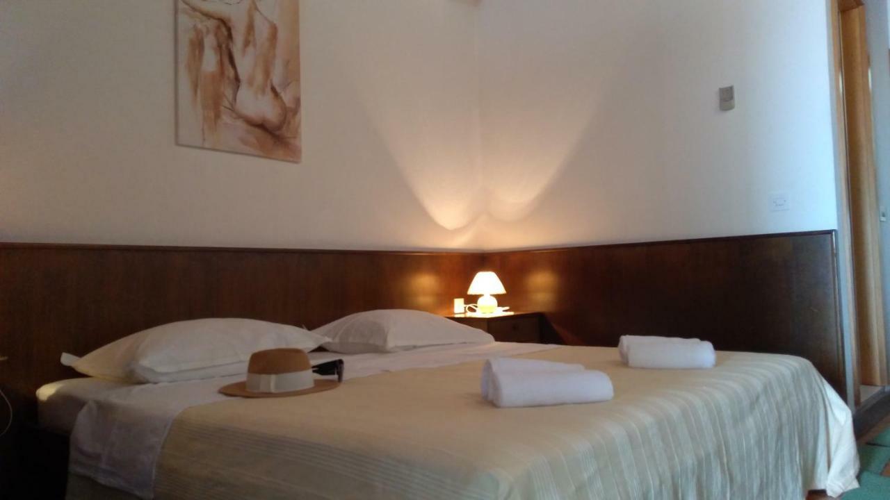 House Nede Medic Hotel Brela Bagian luar foto