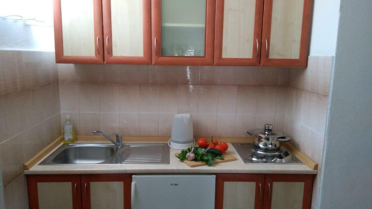 House Nede Medic Hotel Brela Bagian luar foto